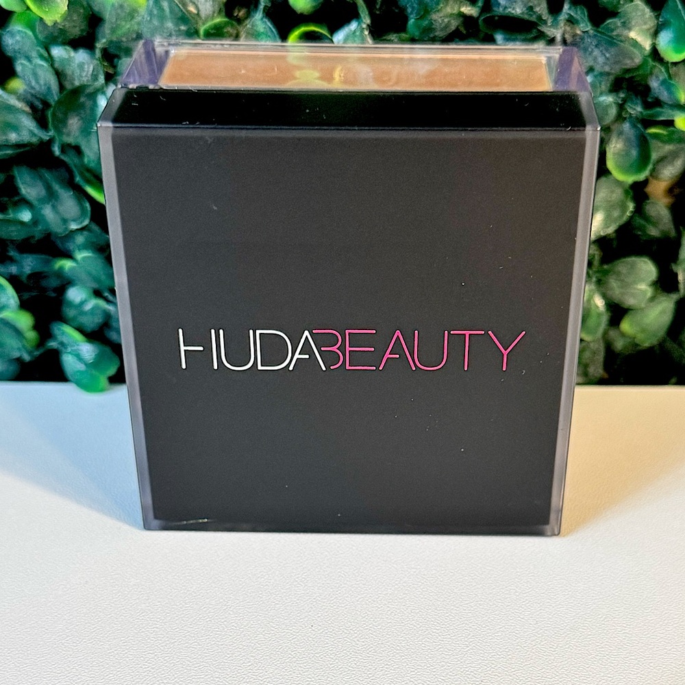 Huda Beauty Easy Bake Loose Baking & Setting Powder (Coffee Cake) NEW NB*